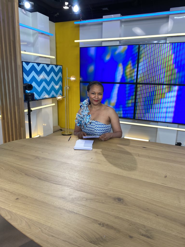 Joelle Ndong Journaliste Reporter TV5 MONDE,CANAL PLUS, allsud.com