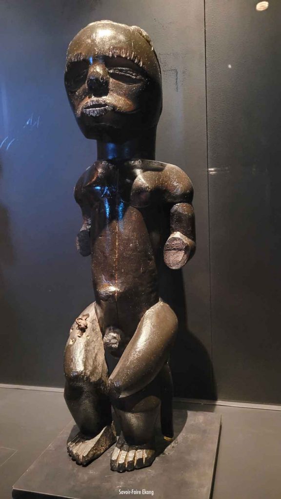 Art Reliquaire Fang du Gabon qui date du 19ième siècle.