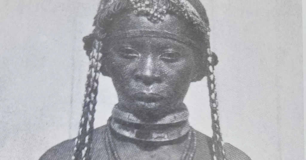 Okot Esila et l'Angon Mana